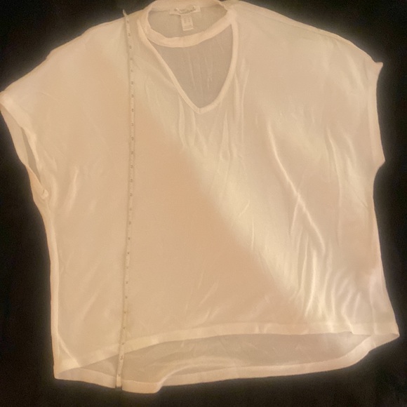 Short sleeve v-neck tee - Picture 5 of 6